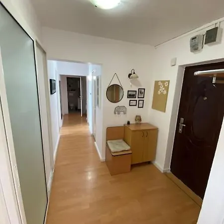 Friends & Family City-residence